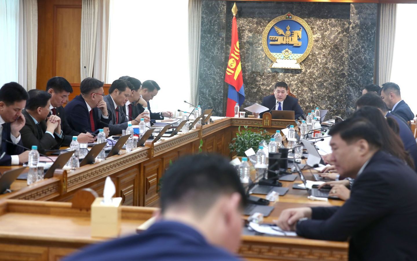 Зарим сумдын Тамгын газарт автомашин авах зардлыг нөөцийн сангаас гаргана