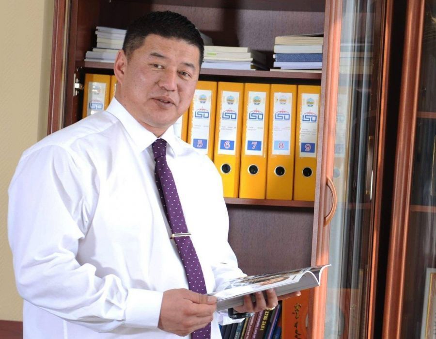 Сэлэнгийн Засаг дарга асан Ш.Оргилын дэрэвгэр жиргэрүүг хууль бусаар худалдаахад оролцсон хэргийн шүүх хурал өнөөдөр болно 