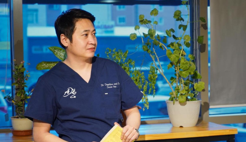 Ерөнхийлөгчийн зөвлөх Б.Дугархүү эмчийг хөрөнгө завшсан үндэслэлээр шалгаж байна 