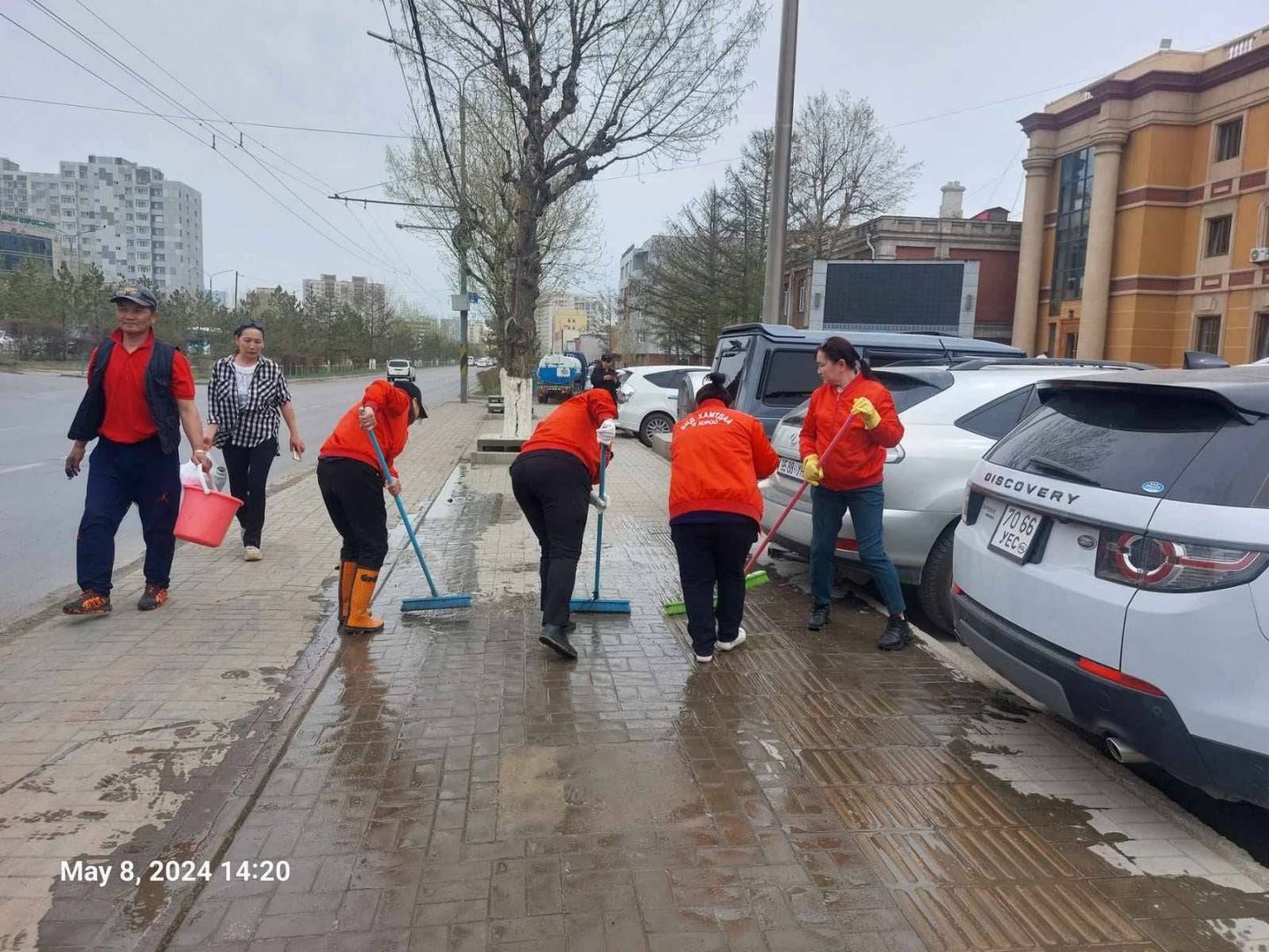 “Цэвэрлэгээг хэвшил болгоё” уриатай бүх нийтийн их цэвэрлэгээг хуваарийн дагуу Баянзүрх дүүрэг зохион байгууллаа
