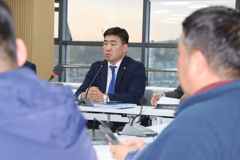 ХХААХҮ-ийн сайд Ц.Идэрбат: Тариаланчдын урамшуулал, шатахууны хангамж, зээлийн "Хар жагсаалт"-ыг шийдвэрлэж, хөнгөлөлттэй зээлийг шуурхай олгоно