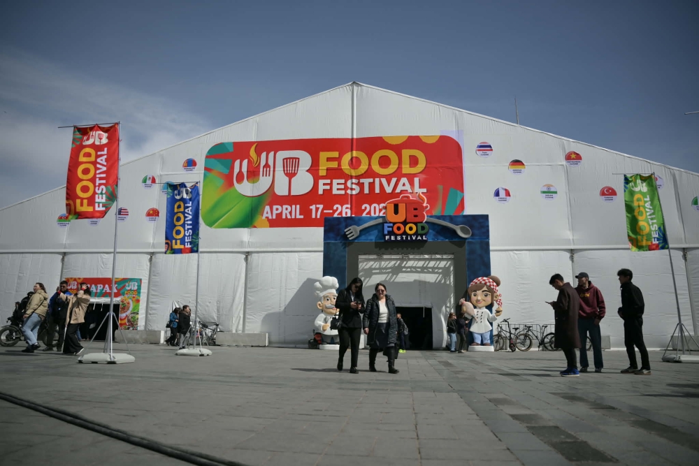 "UB food festival” олон улсын хоолны өдөрлөгт 30 аж ахуйн нэгж 18 үндэстний хоол, зуушаар үйлчилж байна