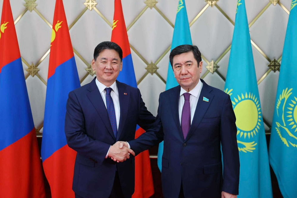 Ерөнхийлөгч У.Хүрэлсүхэд Казахстаны парламентын дарга бараалхлаа