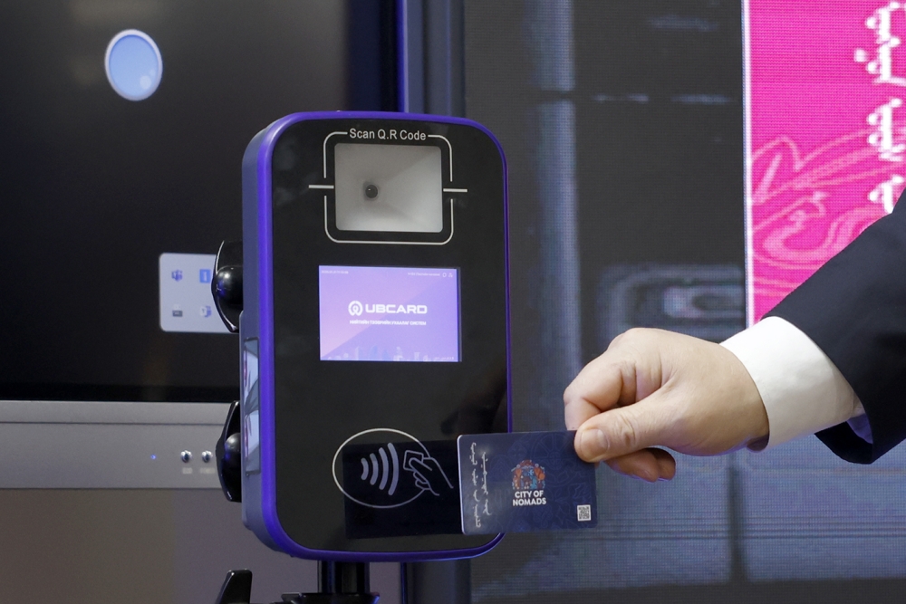 Нийтийн тээвэр карт уншигч нэг төхөөрөмжөөр үйлчилнэ