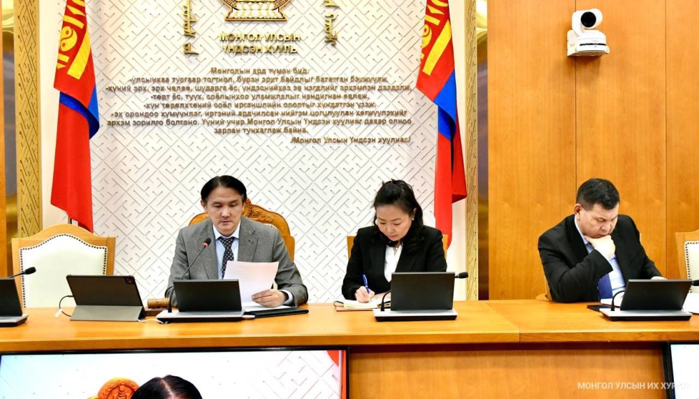 Монгол Улсын засаг захиргаа, нутаг дэвсгэрийн нэгж, түүний удирдлагын тухай хуульд өөрчлөлт оруулах тухай хуулийн төслийн эцсийн хэлэлцүүлгийг хийлээ