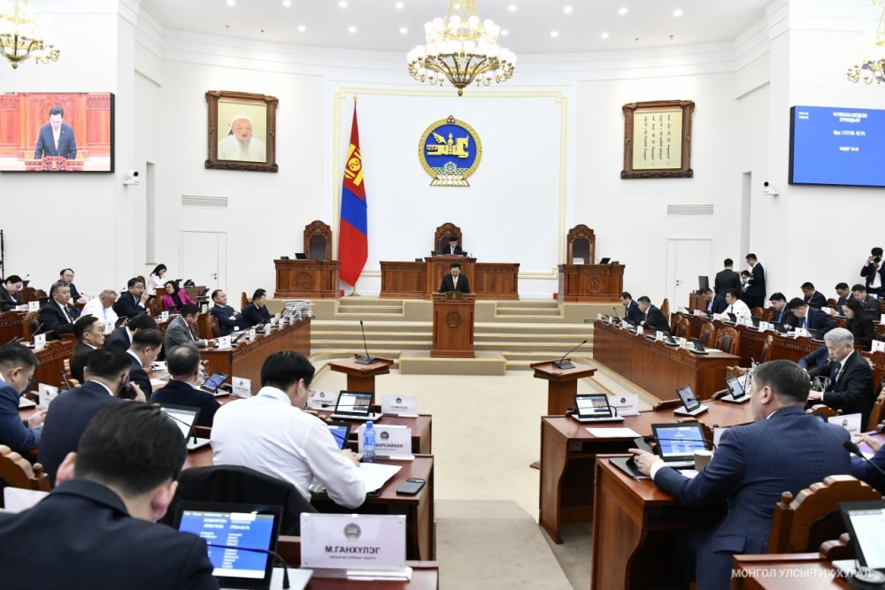 Засгийн газрын гишүүдийг томилох, чөлөөлөх тухай Ерөнхий сайдын танилцуулгыг сонслоо