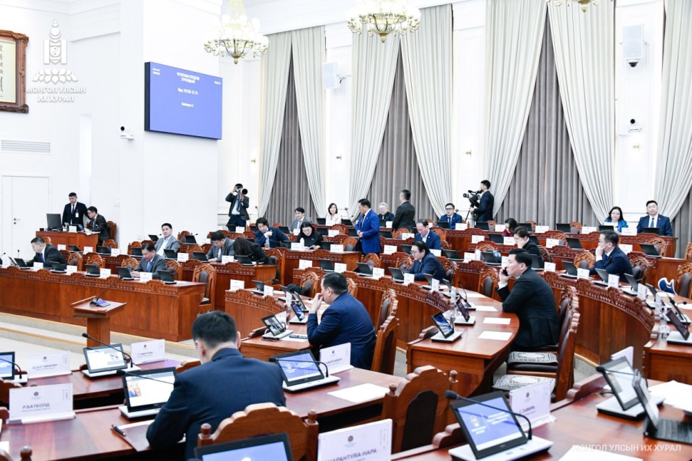 Эрхтэн, эд, эс шилжүүлэн суулгах тухай хуулийн төслийн анхны, Худалдаа, аж үйлдвэрийн танхимын тухай хуулийн төслийн хэлэлцэх, эсэх хэлэлцүүлгийг эхлүүллээ