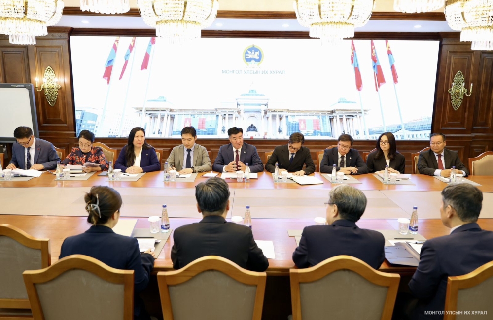 УИХ-ын дарга С.Бямбацогт Япон Улсын Парламентын Зөвлөхүүдийн танхимын дэд дарга Т.Фүкүямаг хүлээн авч уулзав