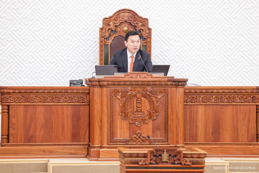 Оюу толгой бүлэг ордын ашиглалтад Монгол Улсын эрх ашгийг хангуулах, хүртэх өгөөжийг нэмэгдүүлэх Хянан шалгах түр хорооны тайлан, санал, дүгнэлттэй танилцлаа