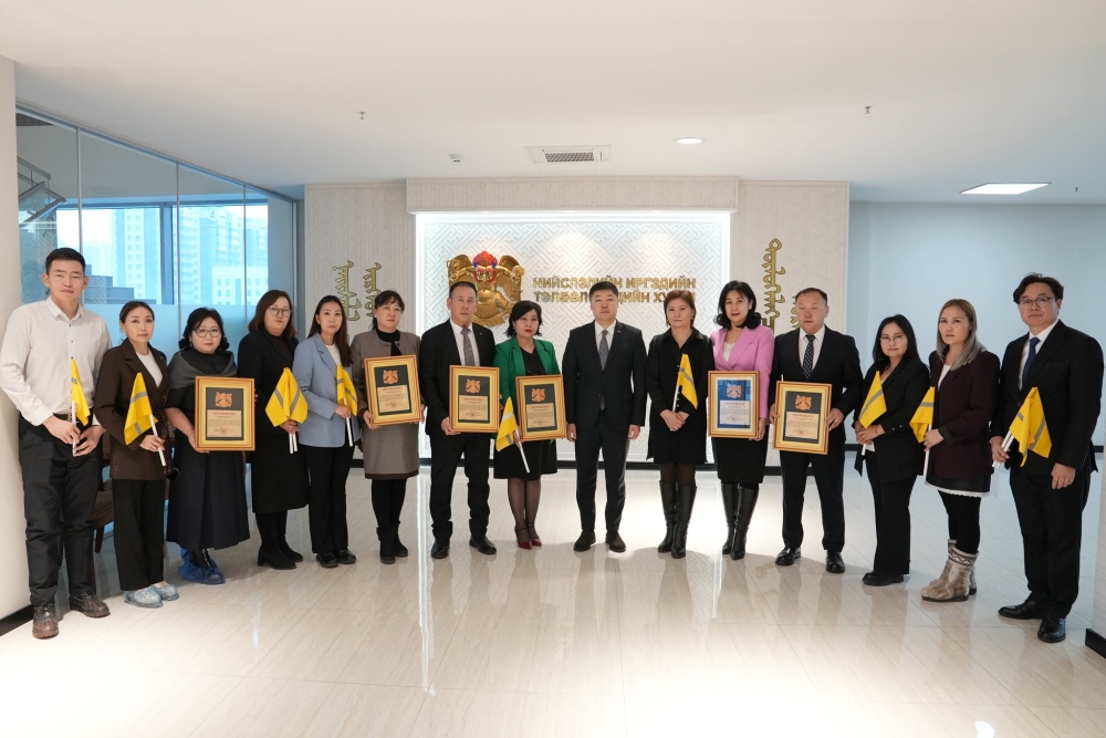 Зам тээврийн ослоос урьдчилан сэргийлэх “Шар дарцаг” аяны шилдгүүдийг шагнаж, урамшууллаа