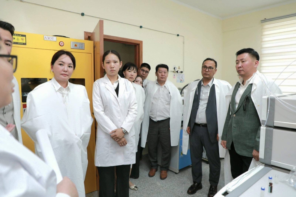 Хилээр нэвтрэх барилгын материалуудын чанарыг шалгах түргэвчилсэн лабораторийн  ажлын явцтай танилцлаа