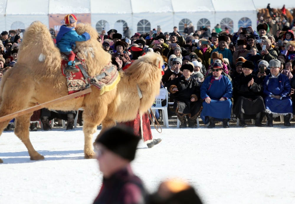 Ерөнхий сайд Г.Занданшатар Өмнөговь аймагт ажиллах үеэрээ “Түмэн тэмээний баяр”-т оролцож, үг хэллээ