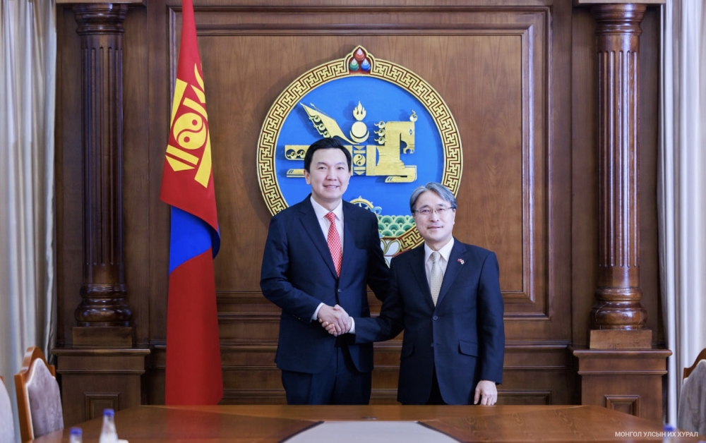 Монгол Улсын Их Хурлын дарга Н.Учрал Япон Улсаас Монгол Улсад суугаа Элчин сайд М.Игавахараг хүлээн авч уулзав