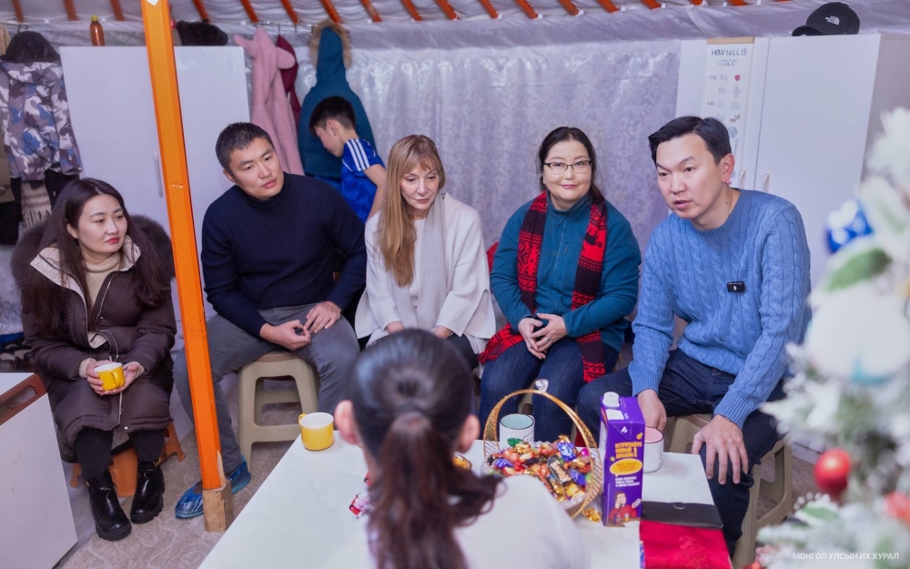 УИХ-ын дарга Н.Учрал нарны хавтангаар тог, дулаанаа шийдсэн өрхийн сайн туршлагатай танилцав