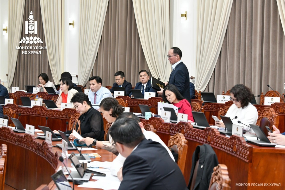 Төсвийн тухай хуульд өөрчлөлт оруулах тухай хуулийн төслүүдийн нэг дэх хэлэлцүүлгийг хийлээ