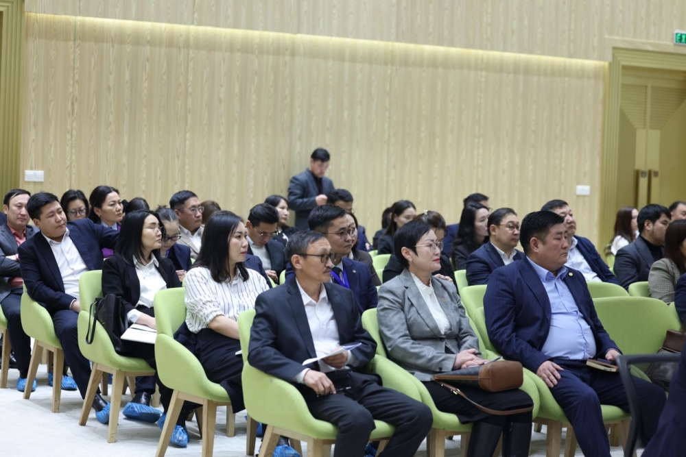 “Төрийн үйлчилгээний сэтгэл ханамж, тулгарч буй хүндрэл” сэдэвт хэлэлцүүлэг боллоо