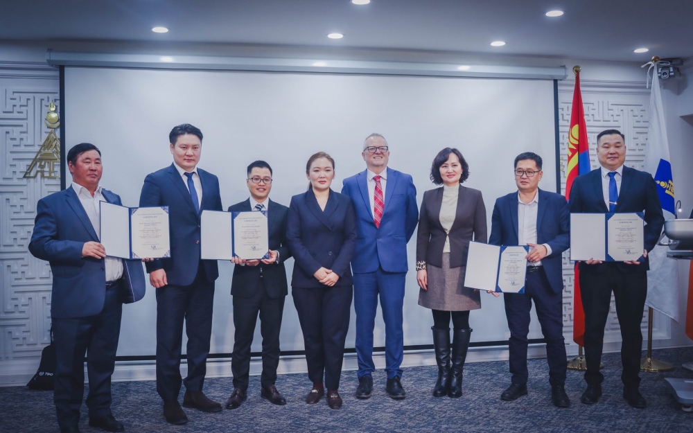 Нийслэлийн ЗДТГ "АРО" гэрчилгээ авлаа