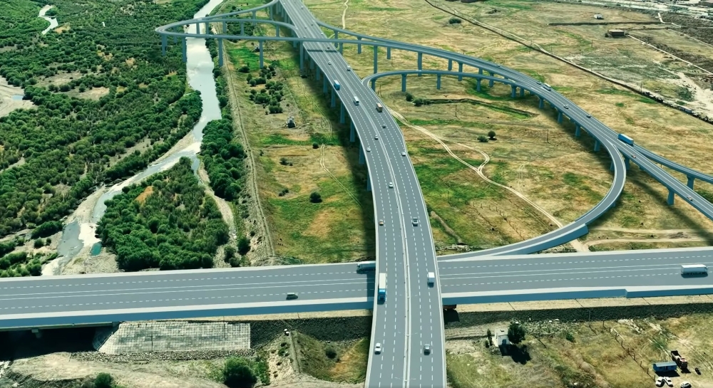 Туулын хурдны замын далангийн хөрс хуулалтыг хийж, түр зам тавьж байна