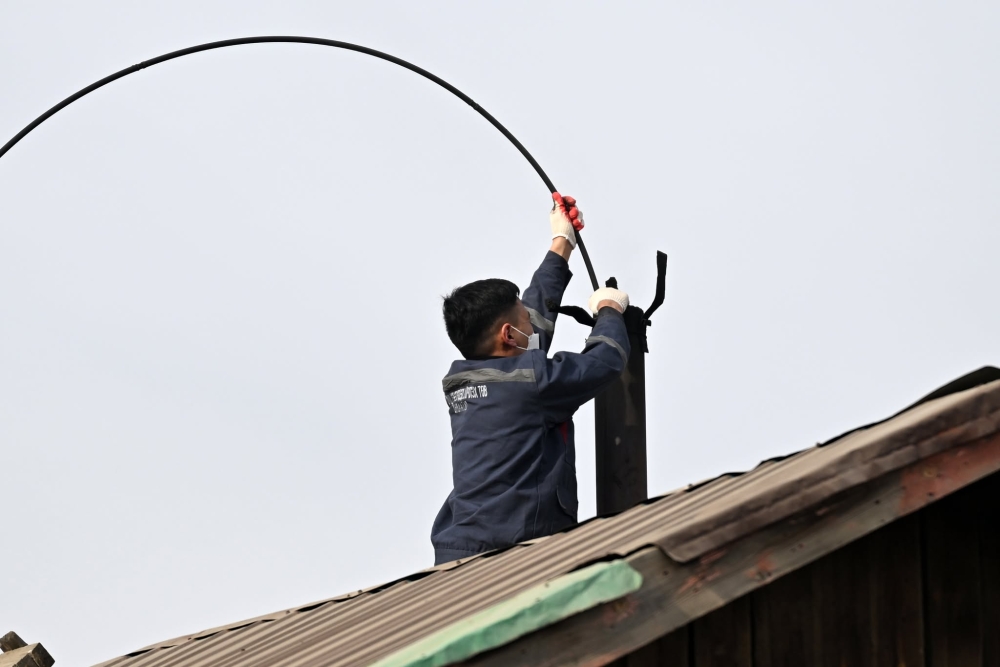 Айлууд яндан, зуухаа тогтмол хөөлөх хэрэгтэй