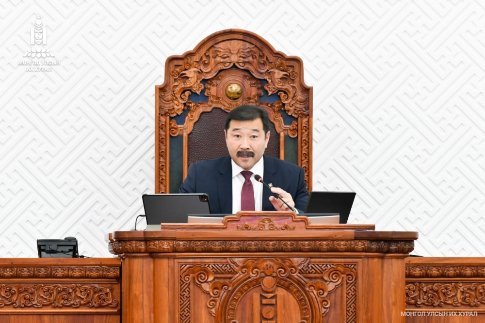 “Монгол Улсыг 2026-2030 онд хөгжүүлэх таван жилийн үндсэн чиглэл батлах тухай” УИХ-ын тогтоолын төслийг хэлэлцэж эхэллээ