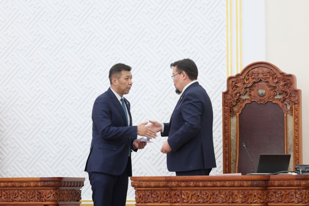 УИХ-ын гишүүн Б.Энхбаярыг Монгол Улсын Засгийн газрын гишүүн-Хууль зүй, дотоод хэргийн сайдаар томиллоо