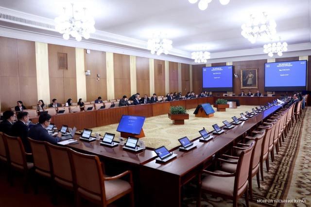 Байнгын хороодын хамтарсан хуралдаанаар Гаалийн албан татвараас чөлөөлөх тухай хууль хүчингүй болсонд тооцох тухай хуулийн төслийн анхны хэлэлцүүлгийг хийлээ