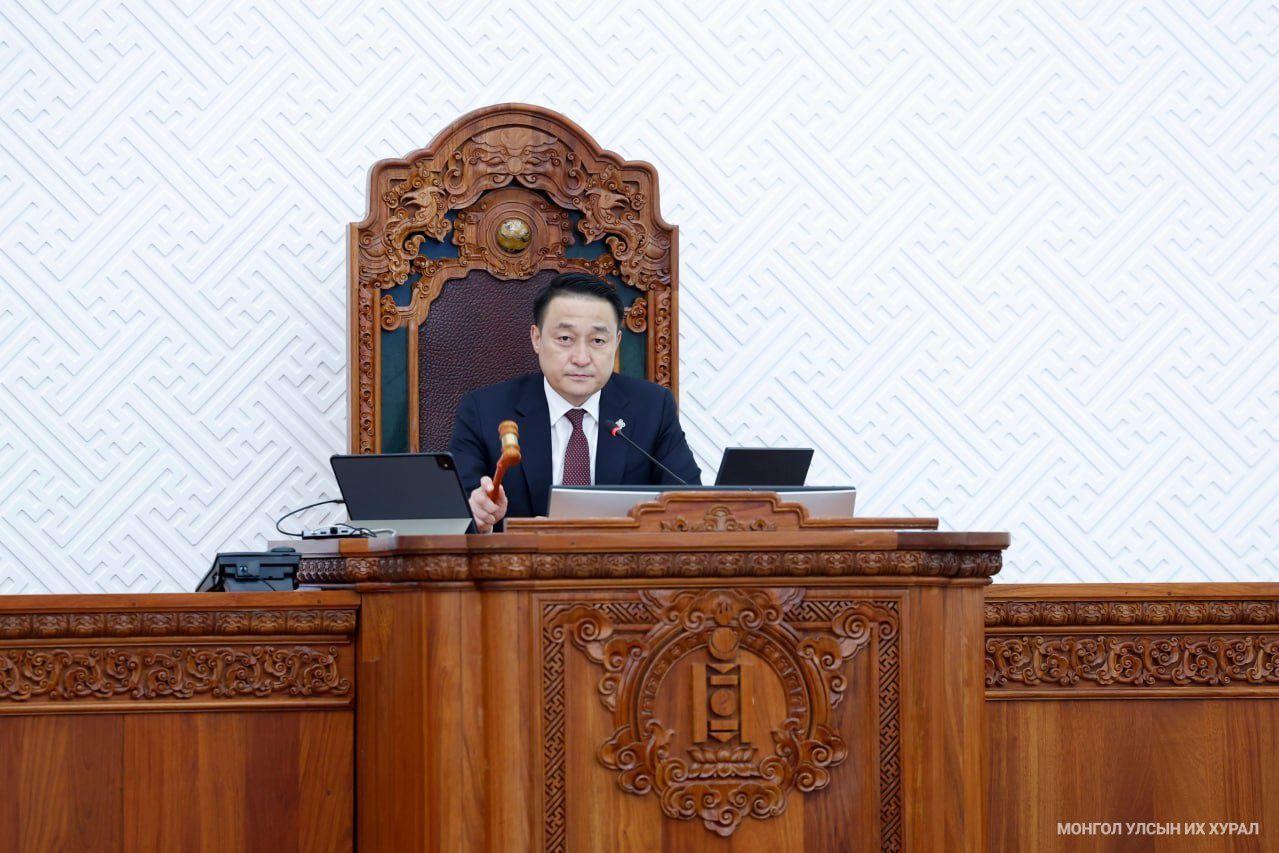 Хэвлэл мэдээллийн эрх чөлөөний тухай хуулийн шинэчилсэн найруулгын төслийн хэлэлцэх эсэхийг хэлэлцлээ